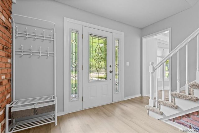 5476 Van Ness Drive, Bloomfield Hills, MI 48302