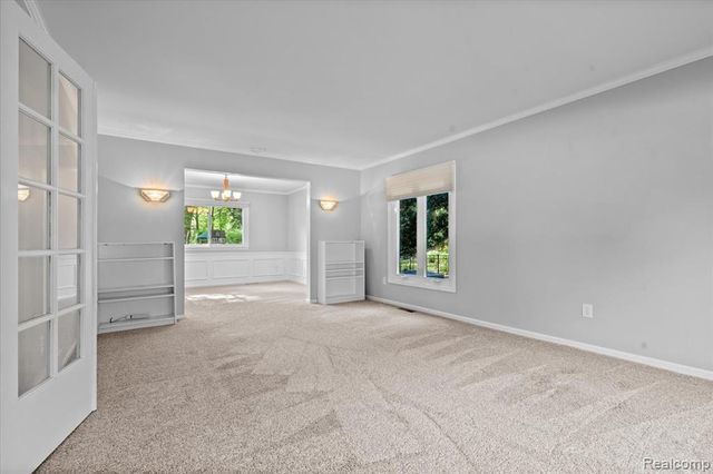 5476 Van Ness Drive, Bloomfield Hills, MI 48302