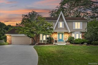 5476 Van Ness Drive, Bloomfield Hills, MI 48302