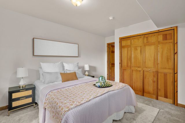 696 Yearly Way, Grants Pass, OR 97527