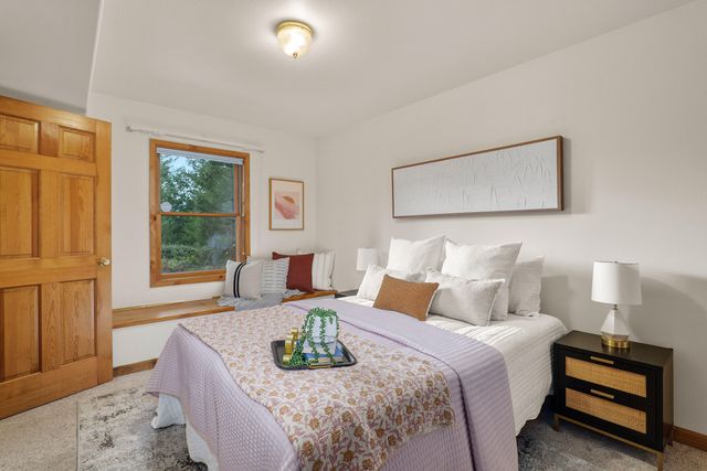 696 Yearly Way, Grants Pass, OR 97527