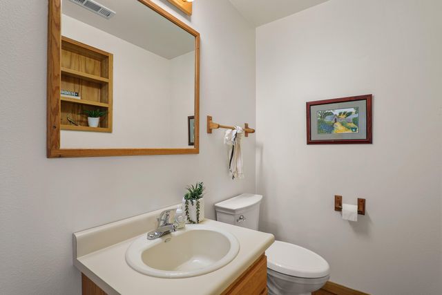 696 Yearly Way, Grants Pass, OR 97527