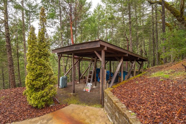 696 Yearly Way, Grants Pass, OR 97527