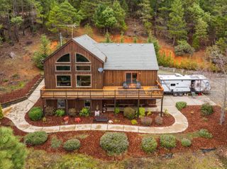 696 Yearly Way, Grants Pass, OR 97527