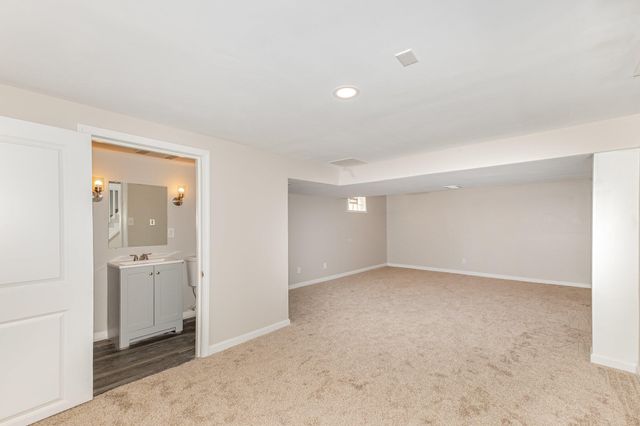 12 Sanders Drive, Florence, KY 41042