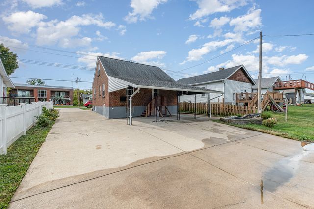 12 Sanders Drive, Florence, KY 41042