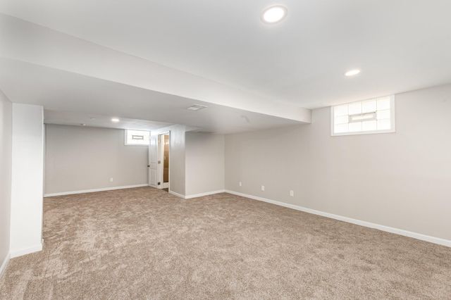 12 Sanders Drive, Florence, KY 41042