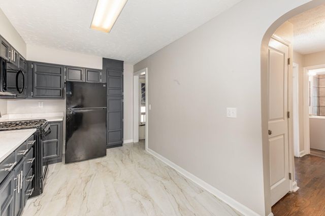 12 Sanders Drive, Florence, KY 41042