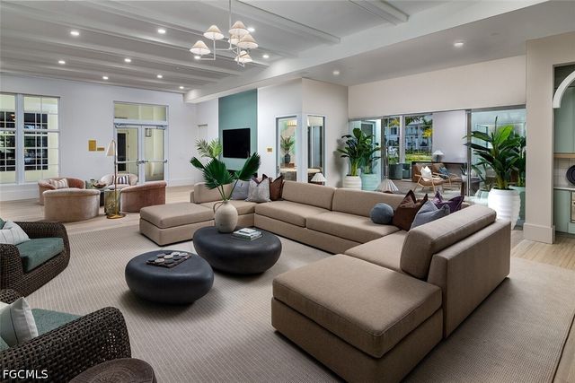6026 Whitaker RD B1, Naples, FL 34112