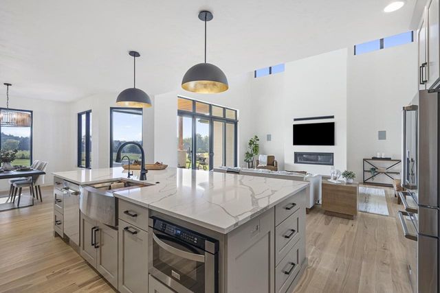 W8251 HACKBERRY HILLS ROAD, Hortonville, WI 54944