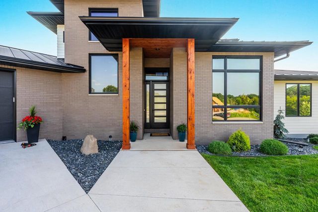 W8251 HACKBERRY HILLS ROAD, Hortonville, WI 54944