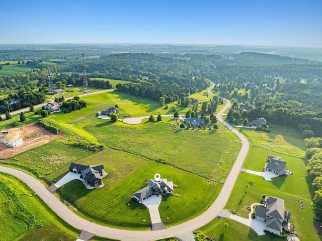 W8251 HACKBERRY HILLS ROAD, Hortonville, WI 54944
