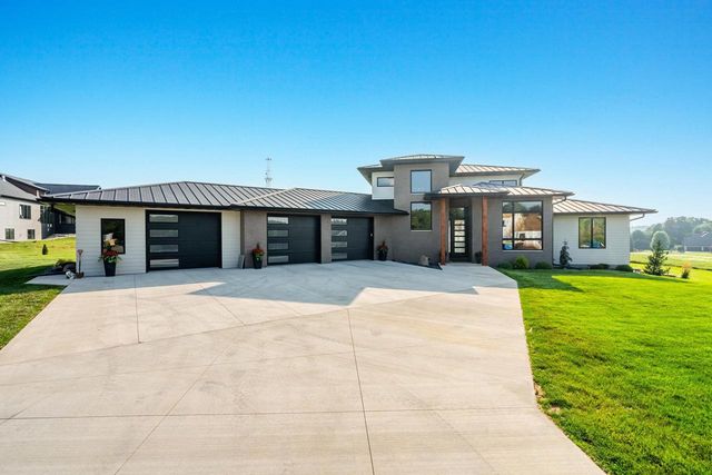 W8251 HACKBERRY HILLS ROAD, Hortonville, WI 54944