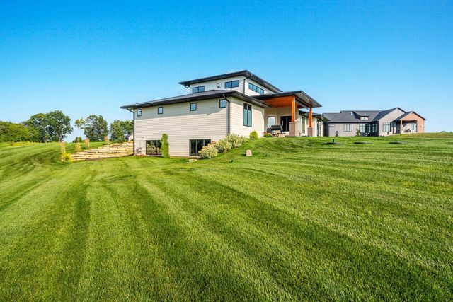 W8251 HACKBERRY HILLS ROAD, Hortonville, WI 54944