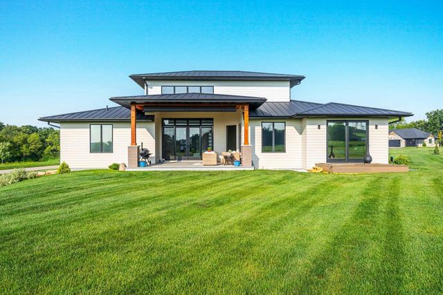 W8251 HACKBERRY HILLS ROAD, Hortonville, WI 54944