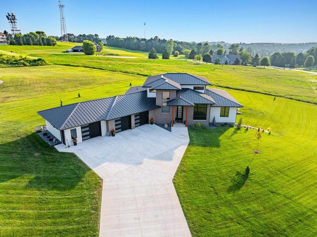 W8251 HACKBERRY HILLS ROAD, Hortonville, WI 54944