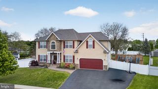 764 MOHICAN DR, Easton, PA 18040