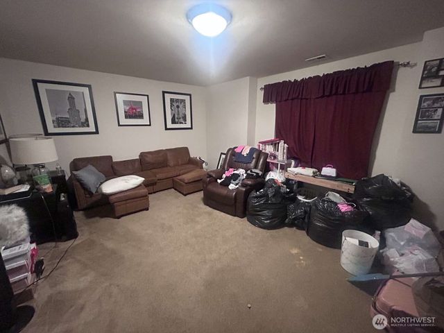 437 20th Street NW, Puyallup, WA 98371