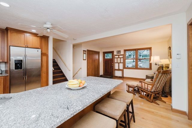 191 Cherry Hill Dr, Seekonk, MA 02771