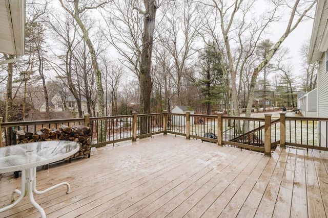 191 Cherry Hill Dr, Seekonk, MA 02771