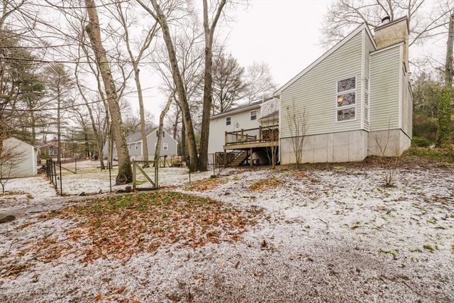 191 Cherry Hill Dr, Seekonk, MA 02771