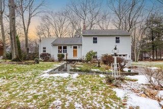 191 Cherry Hill Dr, Seekonk, MA 02771
