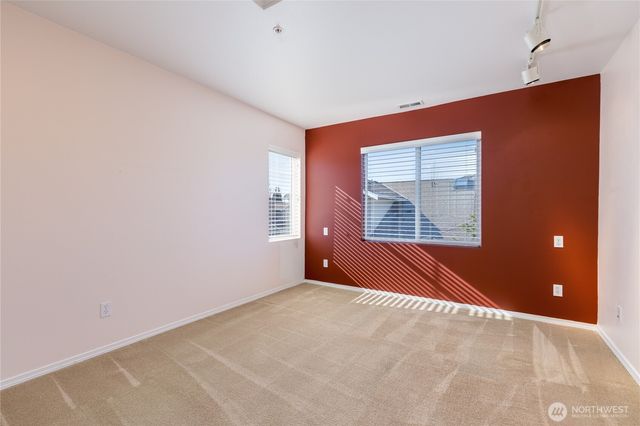 6470 James Avenue SE #11A, Auburn, WA 98092