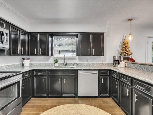 2825 Encino Avenue, Bay City, TX 77414