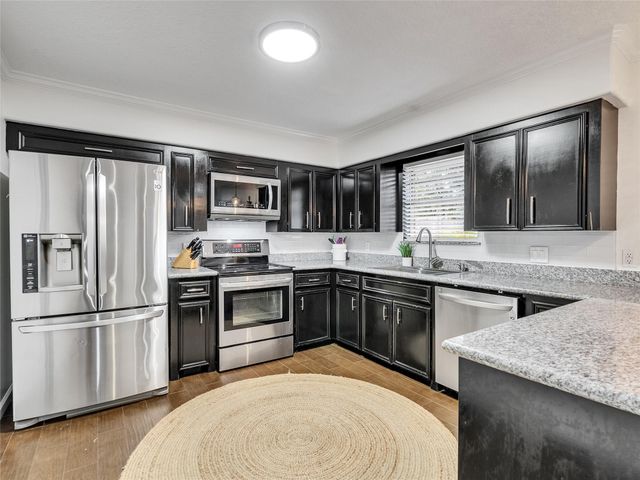 2825 Encino Avenue, Bay City, TX 77414