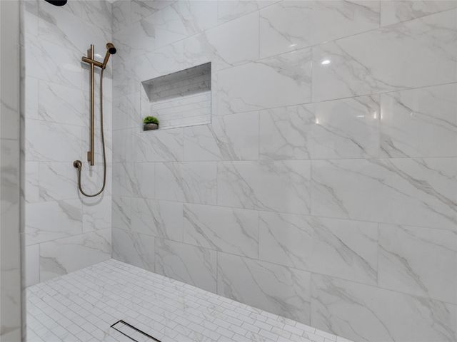 2825 Encino Avenue, Bay City, TX 77414