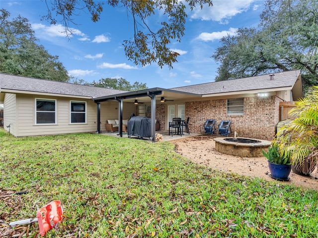 2825 Encino Avenue, Bay City, TX 77414