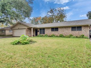 2825 Encino Avenue, Bay City, TX 77414
