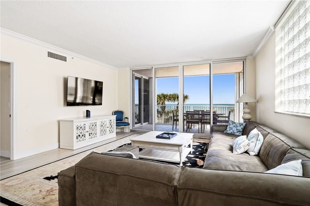 8880 N Sea Oaks Way 207, Vero Beach, FL 32963
