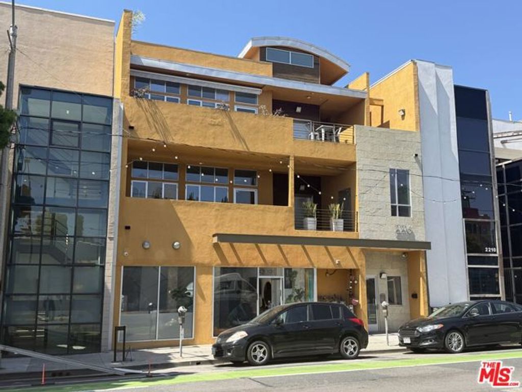 2216 Main Street, Santa Monica, CA 90405