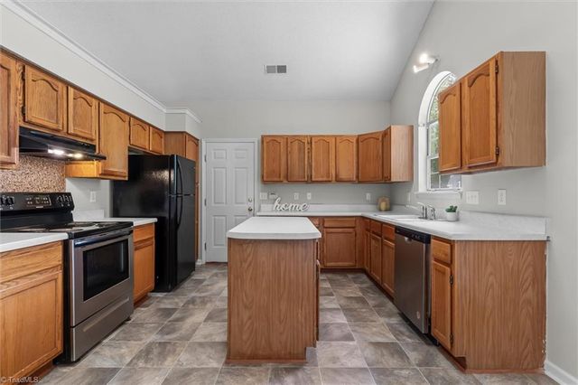11823 Harris Ridge Drive, Charlotte, NC 28269