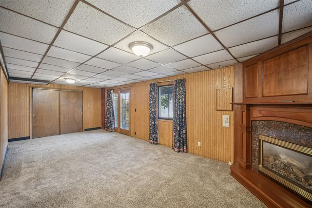 1802 W Grandview Drive, Knoxville, IA 50138