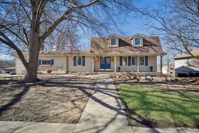 1802 W Grandview Drive, Knoxville, IA 50138