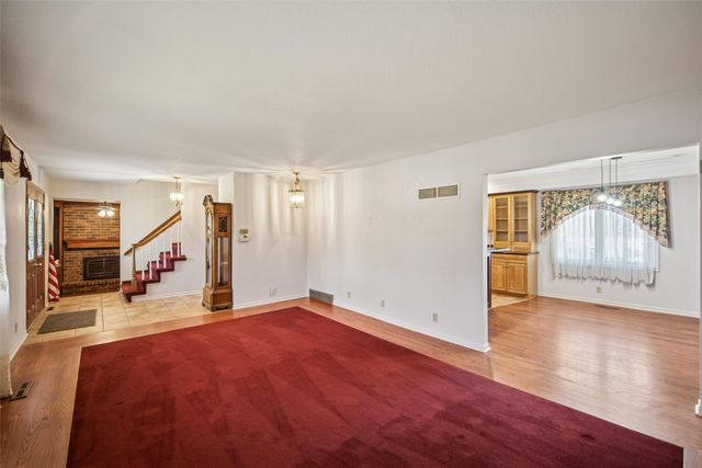 1802 W Grandview Drive, Knoxville, IA 50138