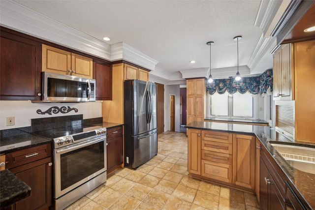 1802 W Grandview Drive, Knoxville, IA 50138