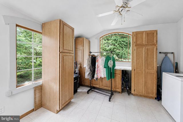 23 SUMMIT AVE, Berlin, NJ 08009