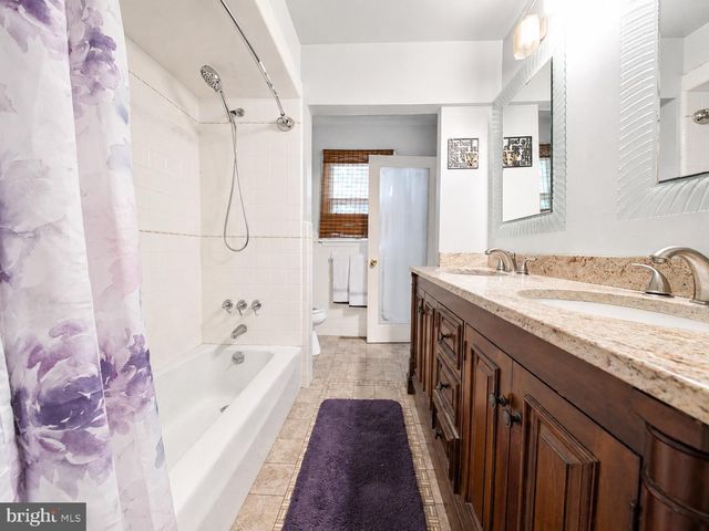 23 SUMMIT AVE, Berlin, NJ 08009