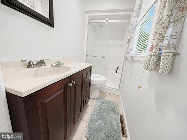 23 SUMMIT AVE, Berlin, NJ 08009