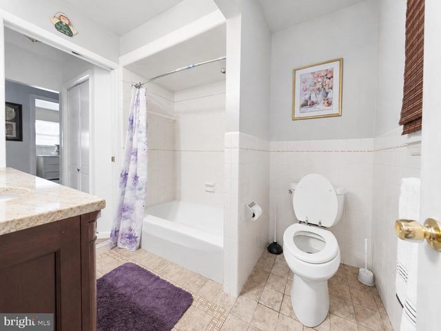 23 SUMMIT AVE, Berlin, NJ 08009