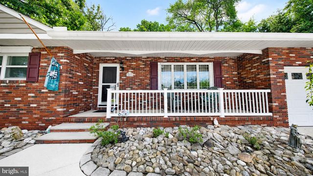 23 SUMMIT AVE, Berlin, NJ 08009
