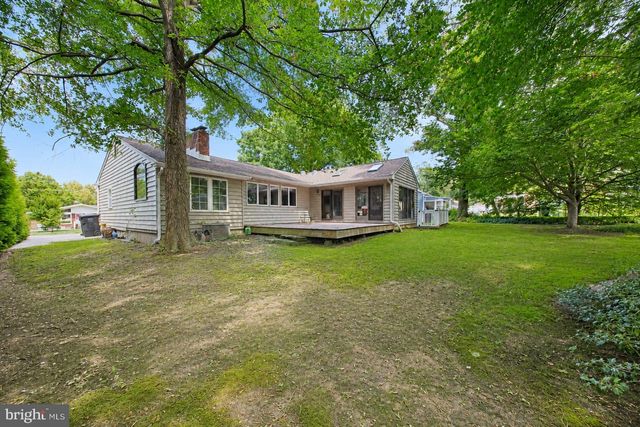 23 SUMMIT AVE, Berlin, NJ 08009