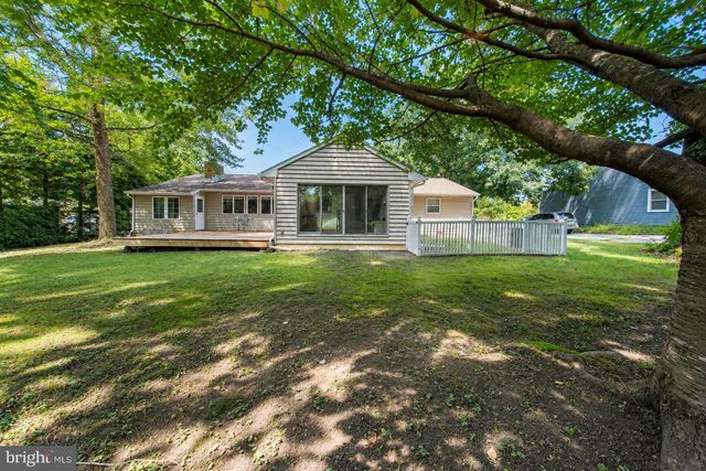 23 SUMMIT AVE, Berlin, NJ 08009