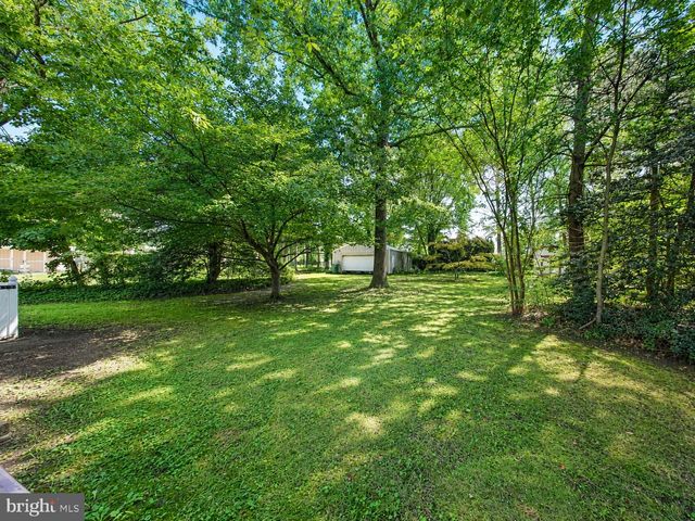 23 SUMMIT AVE, Berlin, NJ 08009