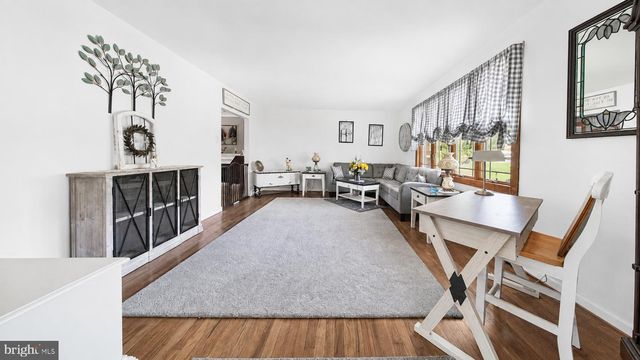 23 SUMMIT AVE, Berlin, NJ 08009