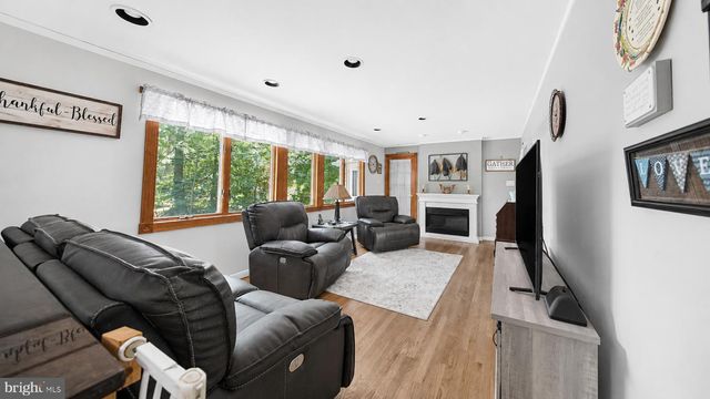 23 SUMMIT AVE, Berlin, NJ 08009