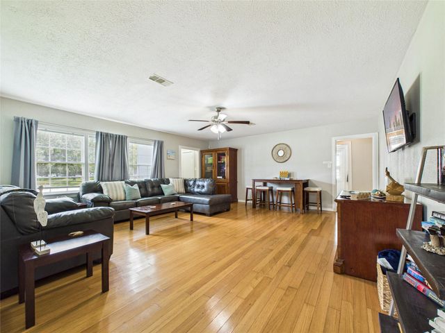 1101 15th Avenue N, Texas City, TX 77590